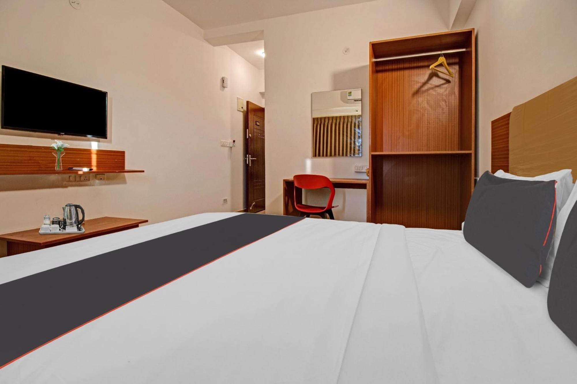 Super Collection O Petals Otium Business Hotel Bangalore Exterior photo